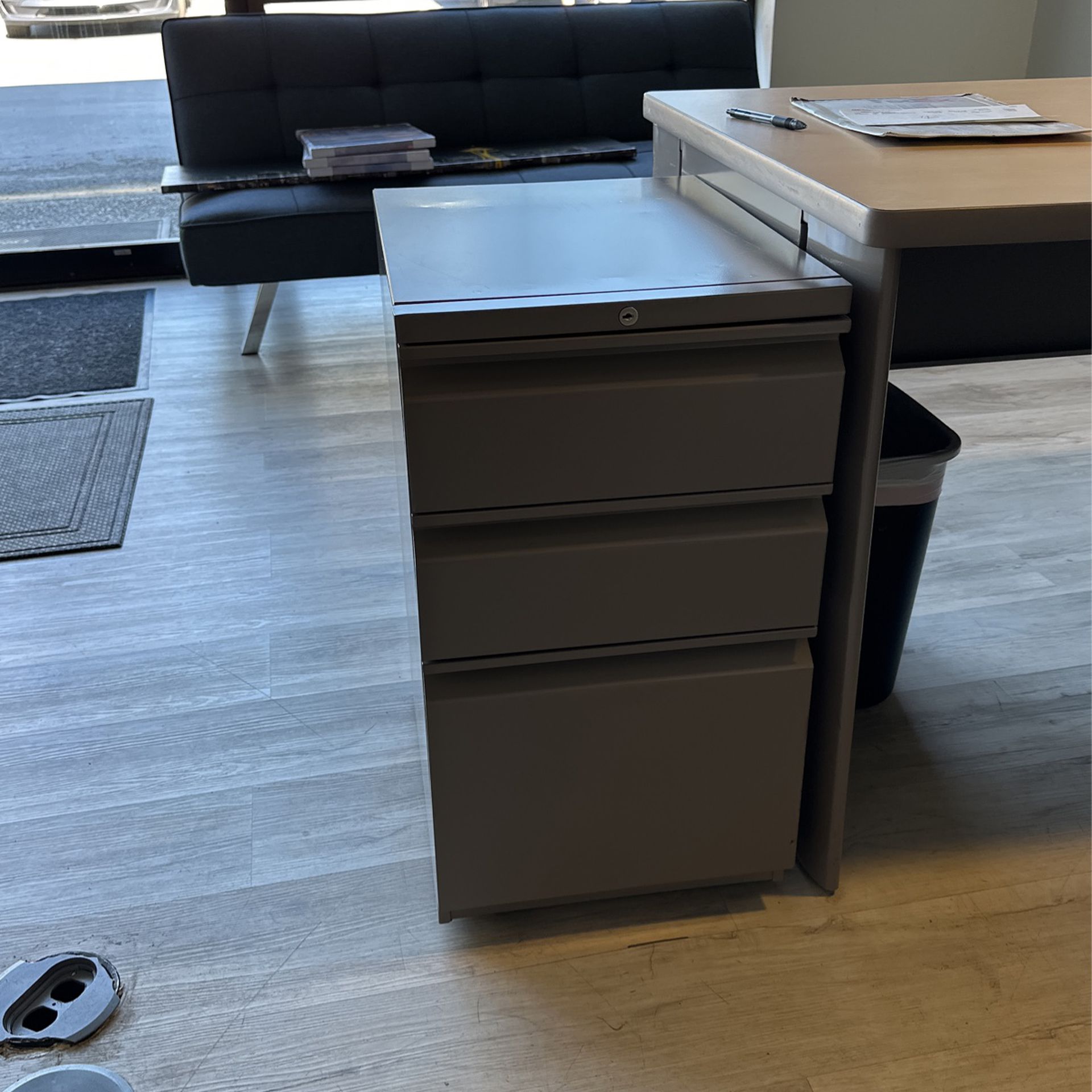 Metal File Cabinets 
