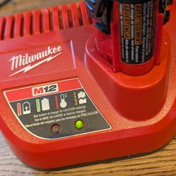 Milwaukee M12 12V Lithium-Ion 2 batteries & original Battery Charger w drill for repair & case please read