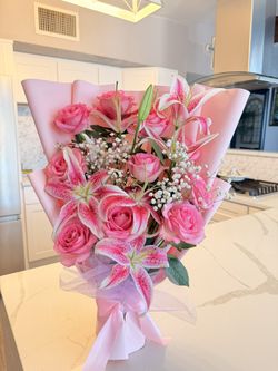Lilies And Roses Flower Bouquet