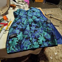 Size Medium Lulu's Top Females