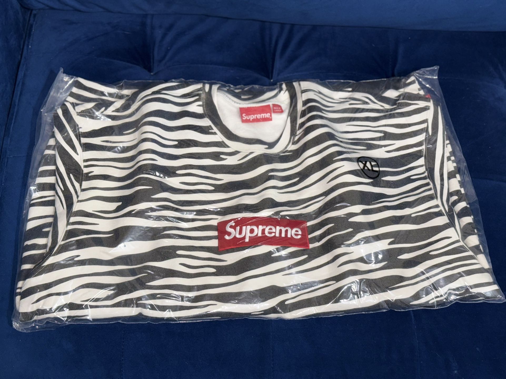 Supreme Box Logo Crewneck (FW22) Zebra XL