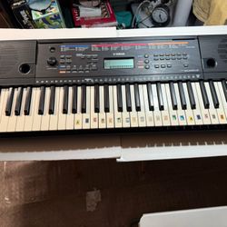 Yamaha PSR e263