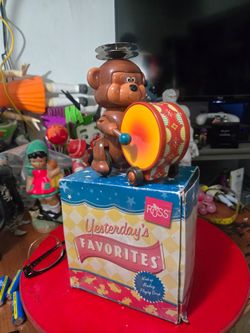 Russ Yesterday's Favorites wind-up monkey toy