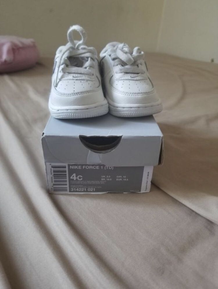 nike air force size 4