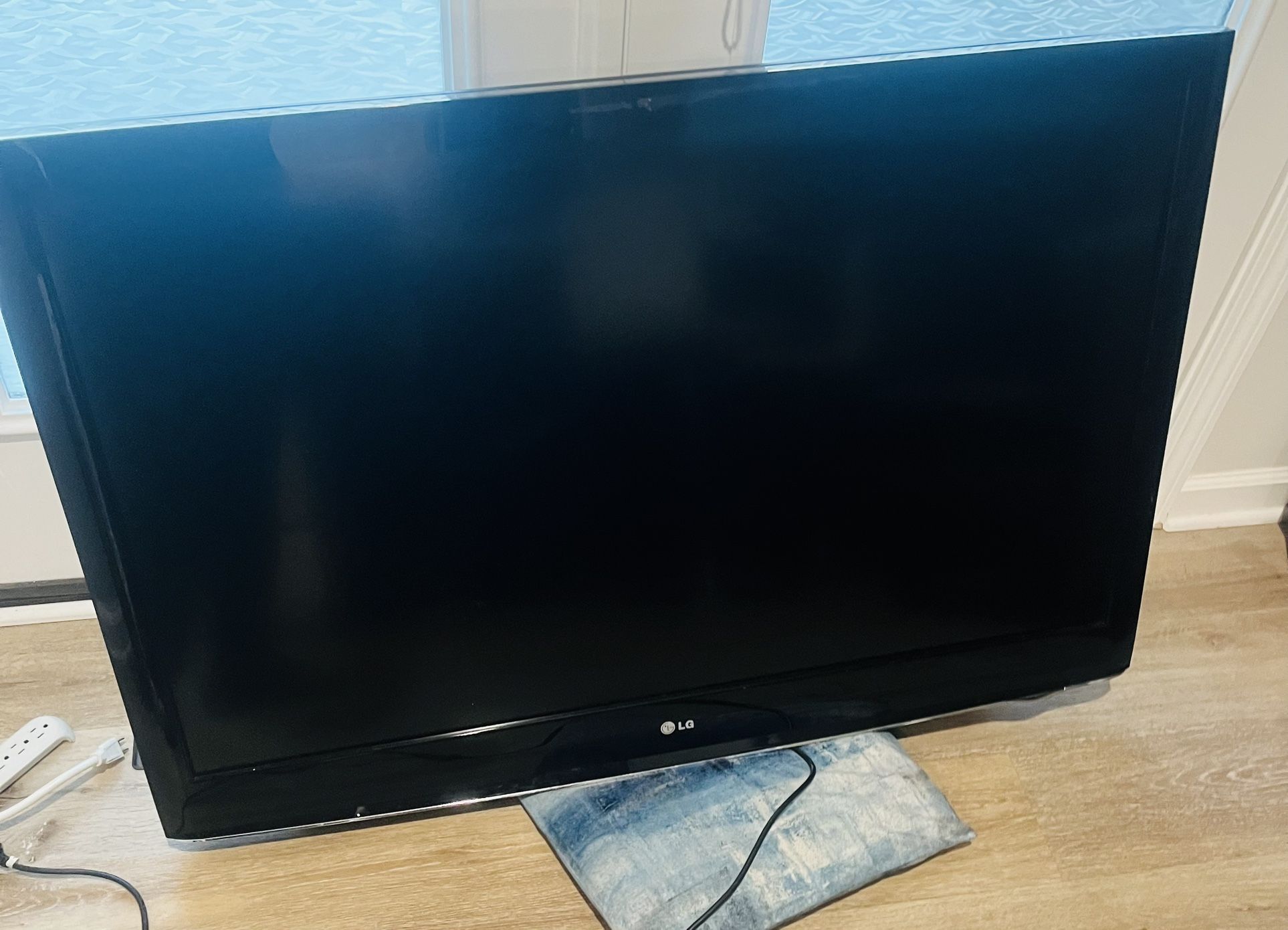 46’LG TV