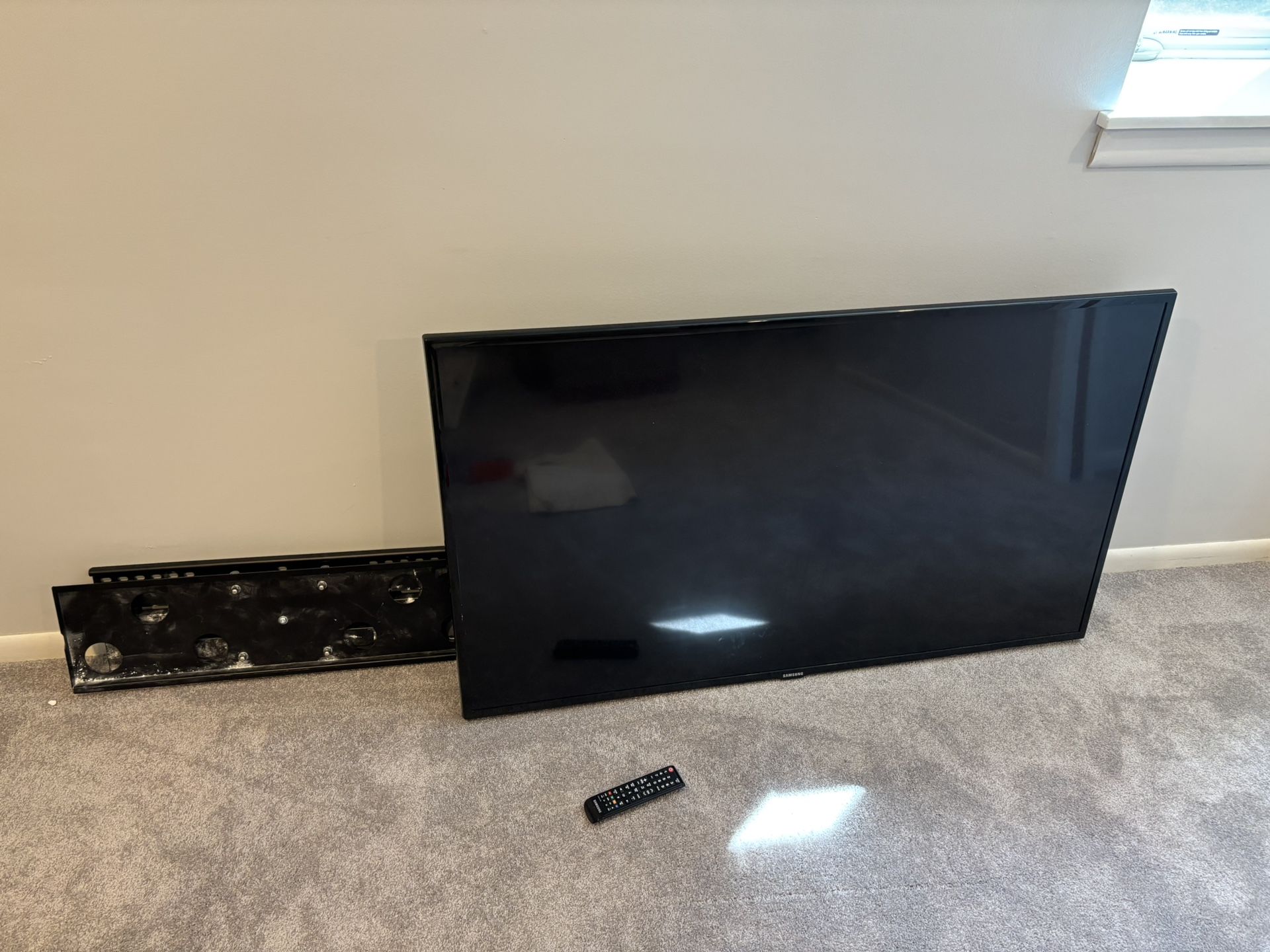 Samsung 55” Smart TV