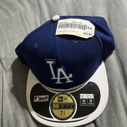 Beautiful LA Fitted Hat 7 3/4 Brand New Only $15