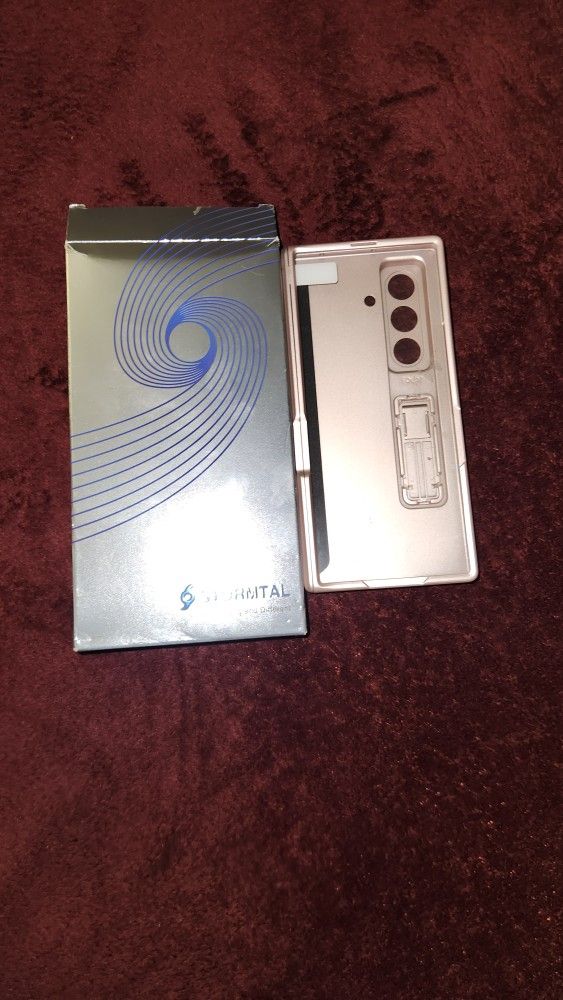 Galaxy Z Fold 7 Light Pink Case With A Built In Screen Proctector 