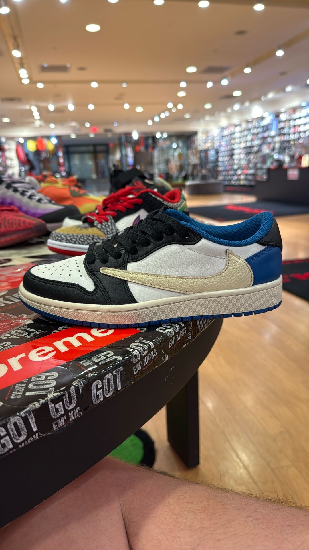 Jordan 1 Low Fragment Design X Travis Scott