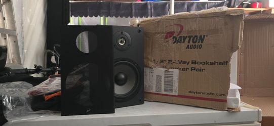 Dayton Book shelf speakers never used
