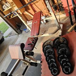 Weight Bench& 215lbs Of Weights 