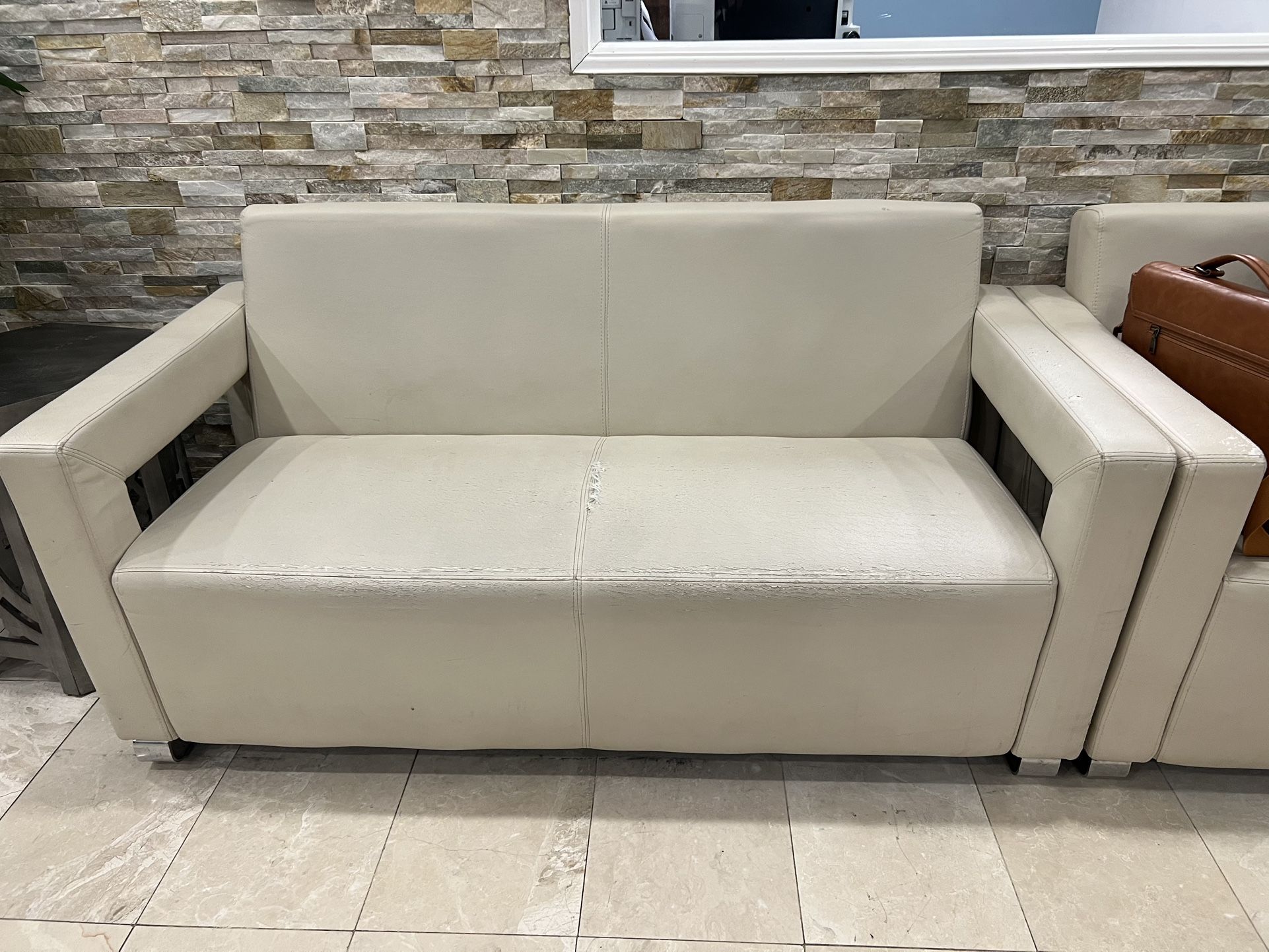 Loveseat And Sing Armchair 