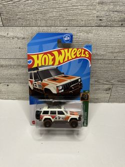 Hot Wheels Treasure Hunt White ‘1995 Jeep Cherokee / Mud Studs • Die Cast Metal • Made is Malaysia