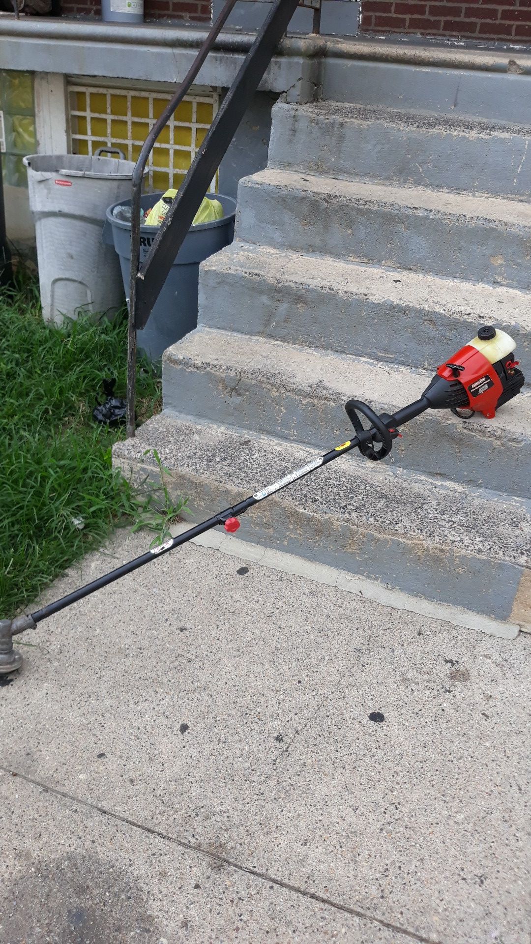 Craftsman 32cc weedwacker trimmer for Sale in Philadelphia, PA OfferUp