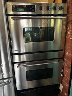 GE Monogram Double Wall Oven