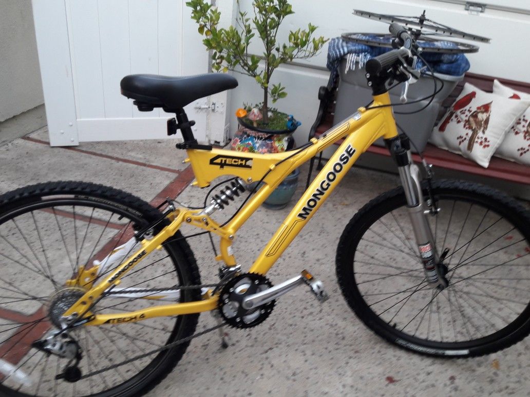 Mongoose Tech'4 26" full susp mtn bike