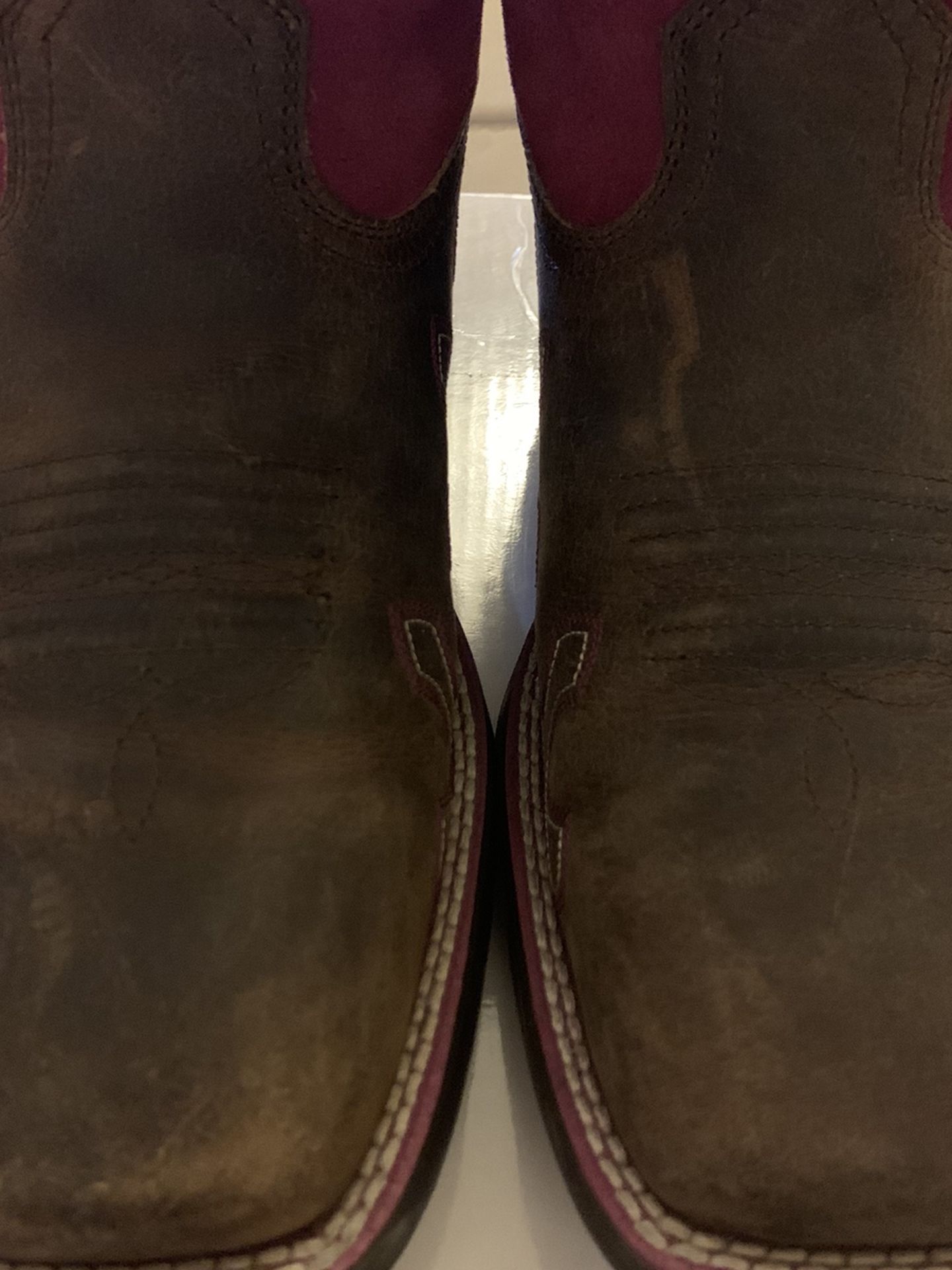 Ariat Woman Boots, Leather Pink And Brown Size 6