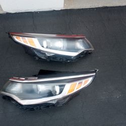 2016-2019 Kia Optima Complete Headlights With Light Bulbs And Accessories Oem.