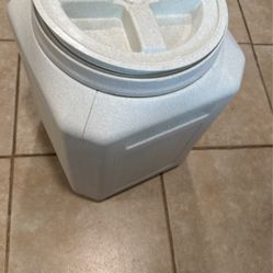 Large Dog Food Dispenser 