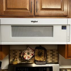 Whirlpool. Over The Range, Slim Line, Microwave. 