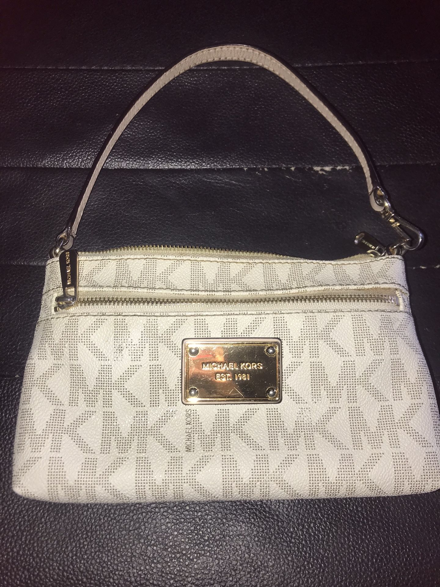 Michael Kors Wristlet 