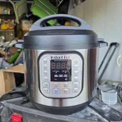 6 QUART INSTANT POT 