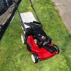 Runs and cuts like new Big22” toro self-propelled lawnmower
