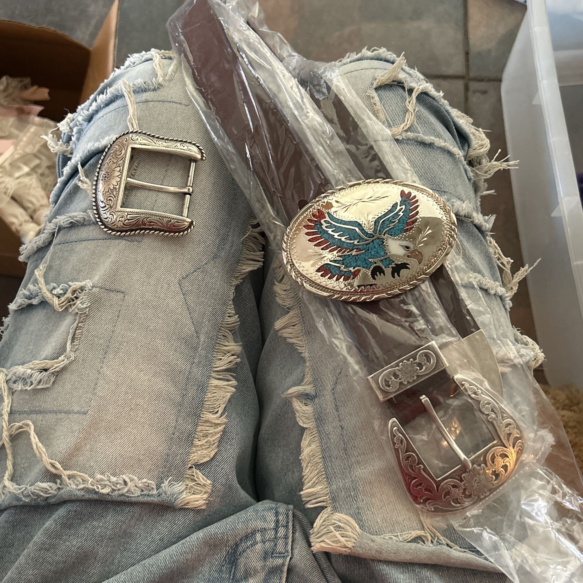 New Belt With 2 Belt Buckles