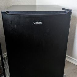 Galanz Mini Fridge 