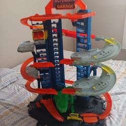 Ultimate Garage Car Race Track 