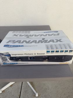 Panamax M4300-PM Power Conditioner & Surge Protector