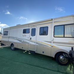 2001 Fleetwood Bounder