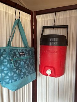 Igloo Cooler Tote Bag and Beverage Jug Set