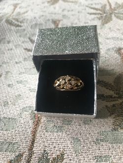 Avon Basket Weave Rhinestone Gold Tone Ring