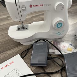 Singer Sewing Machine 3337