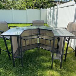 Outdoor Bar With 3 Stools