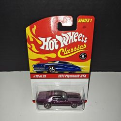 Hot Wheels Classics Series 1 10/25 1971 Plymouth GTX Diecast Spectraflame Purple
