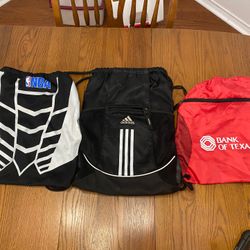 3 Drawstring bags 