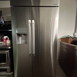 Built in Refrigerator 42” Dacor $3400