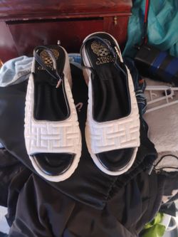 vince camuto 7.5