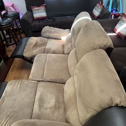 Dual reclining sofa