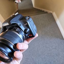 Canon EOS Rebel XS Black EF-S 18-55mm IS Lens Kit - Black