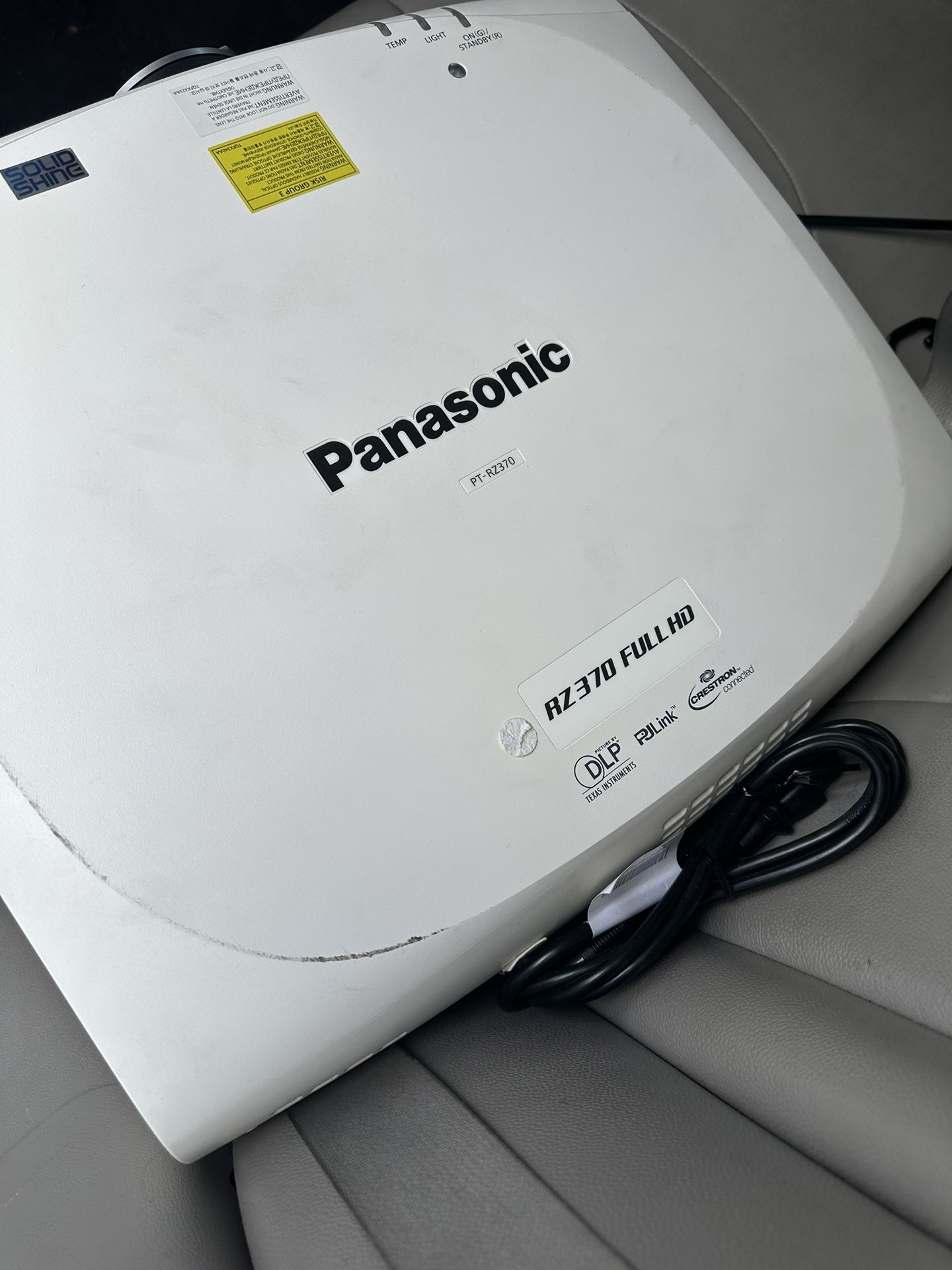 Panasonic Projector  Rz370  400 Shoot Best Offer