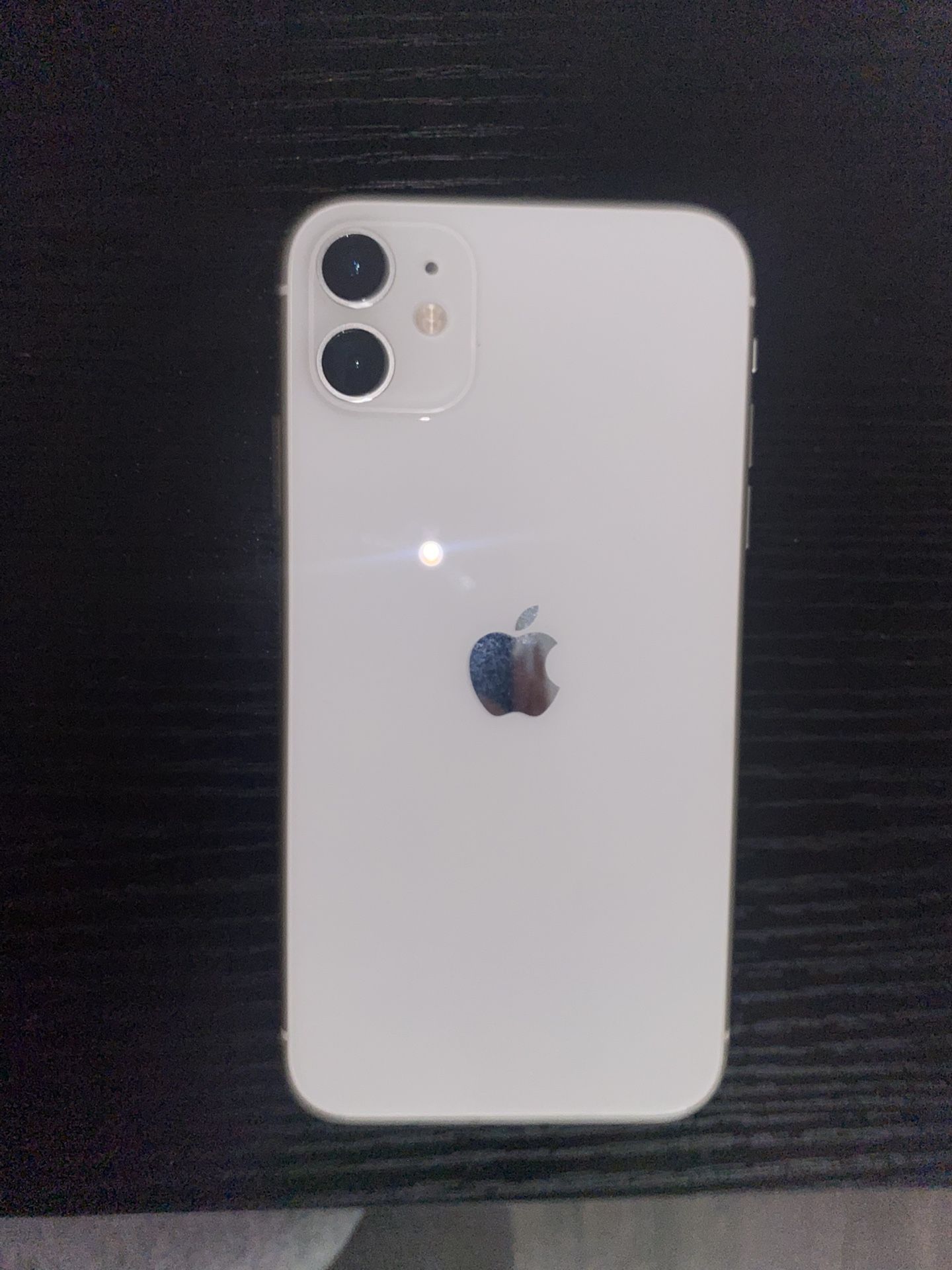 iPhone 11 (white)