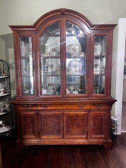 China cabinet hutch