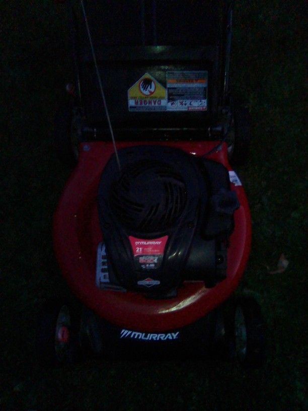 21-in Murray Lawn Mower Briggs & Stratton 140cc Very Sharp