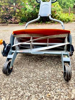 Fiskars Push Mower