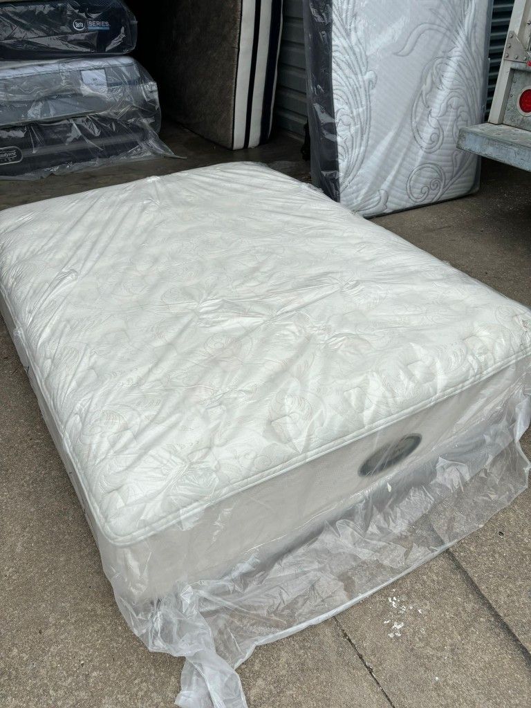 Queen Size Mattress And Box Spring