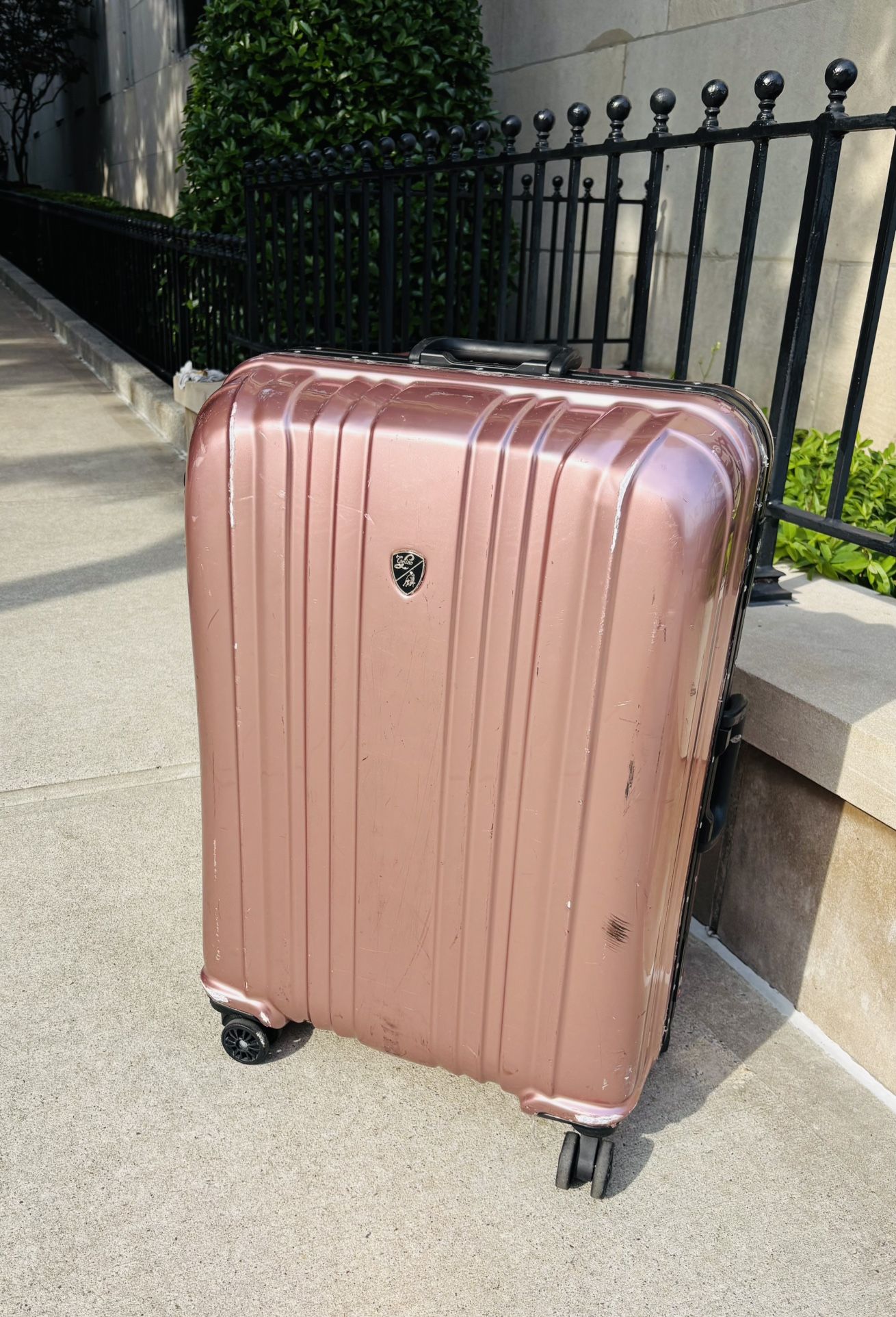 Hard Shell Check in Luggage 24” - Medium Size