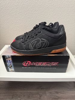 Heelys Black Skate Shoes with Gum Sole